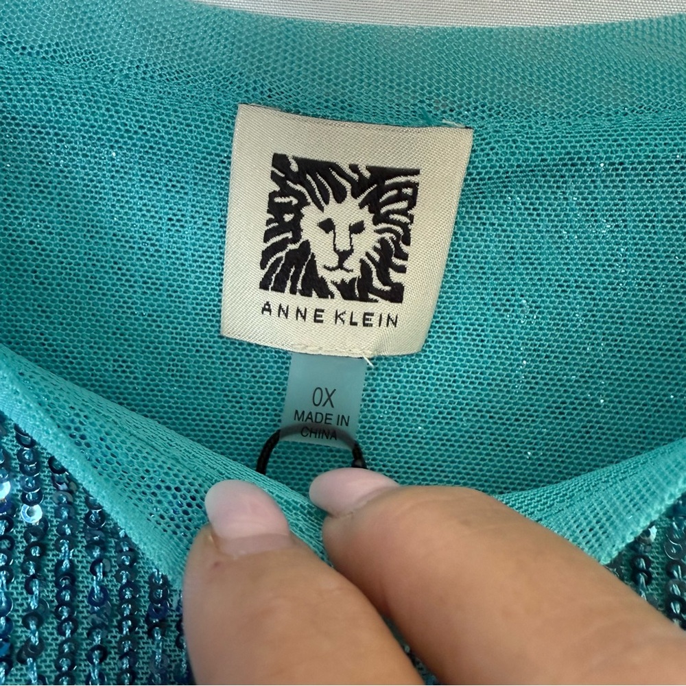Anne Klein NWT Women’s Teal/Blue Green Short Sleeve Fully Sequined Top Size OX - Picture 5 of 15